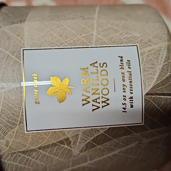 Warm Vanilla Woods Goosecreek candles - Picture 2 of 6